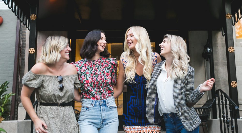 habit femme de petite taille, Comment s’habiller lorsqu’on est une femme de petite taille ?